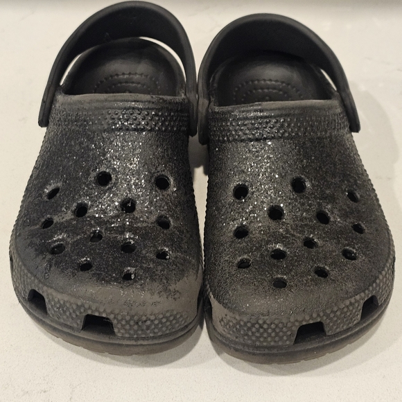 Crocs Kids classic black glitter clog - size 11 - Picture 5 of 6